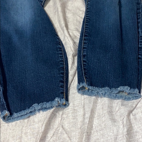 Jeans - Picture 7 of 8